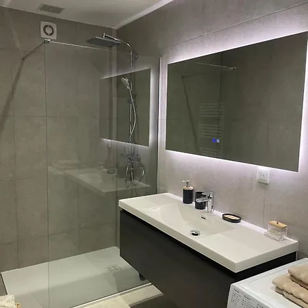 Proche Luxembourg 아파트 *